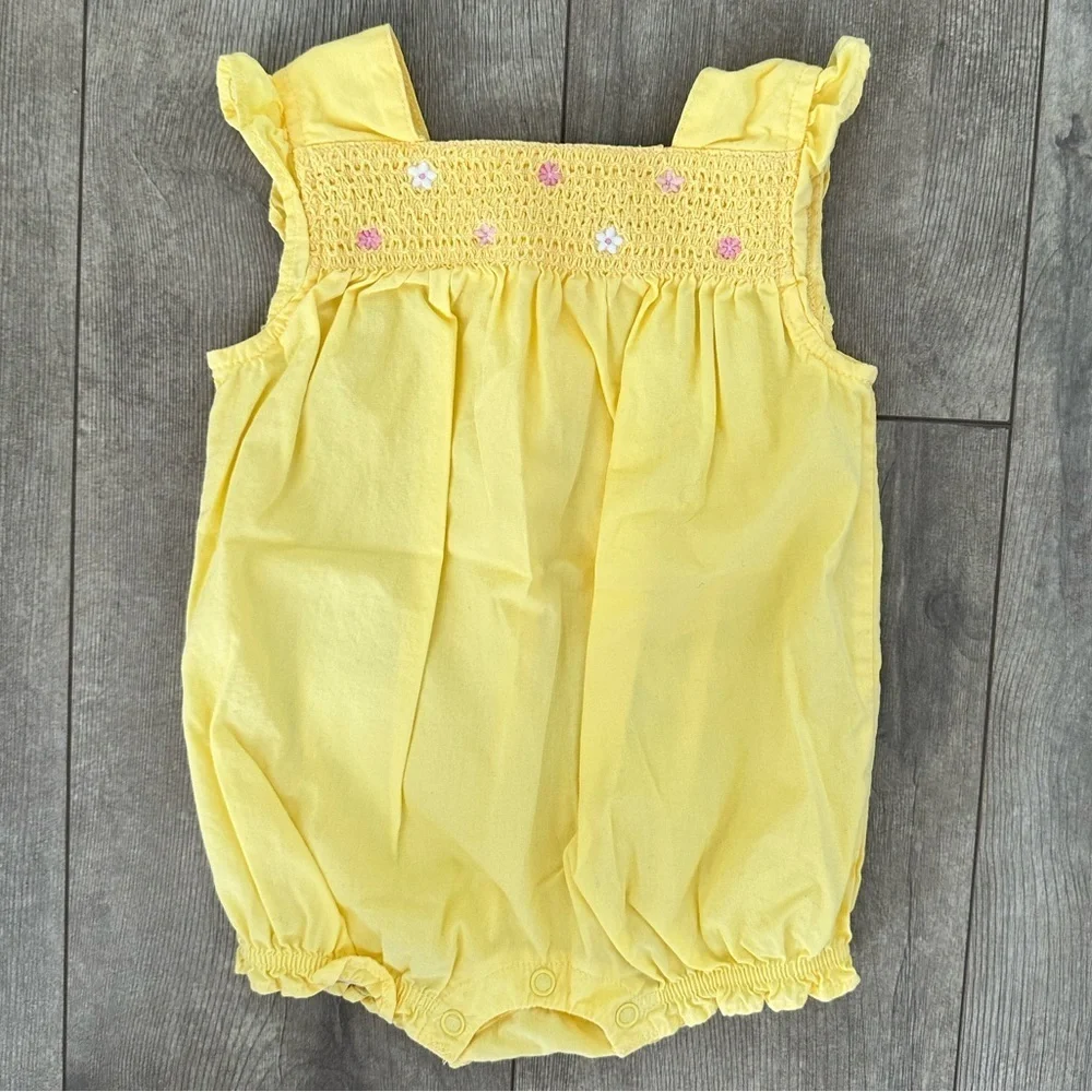 Gymboree Early 2000s baby girl smocked yellow romper 0-3 months Euc